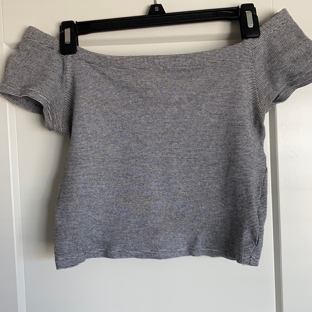 Pre-owned Stripped Off the Shoulder Crop- Top